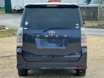 Used Toyota Voxy  for sale - 74157127: Photo