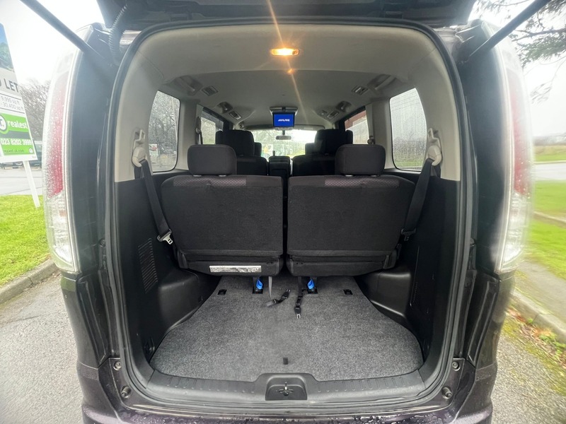 Used Nissan Serena 2012 for sale - 77172862: Photo 16