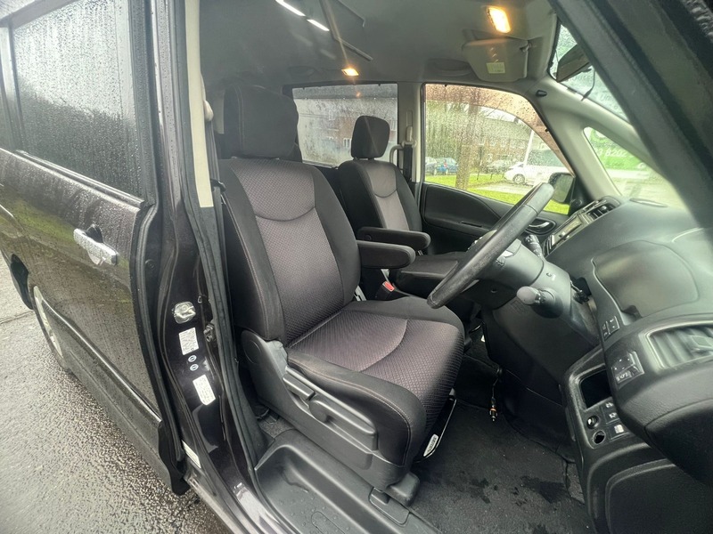 Used Nissan Serena 2012 for sale - 77172862: Photo 5