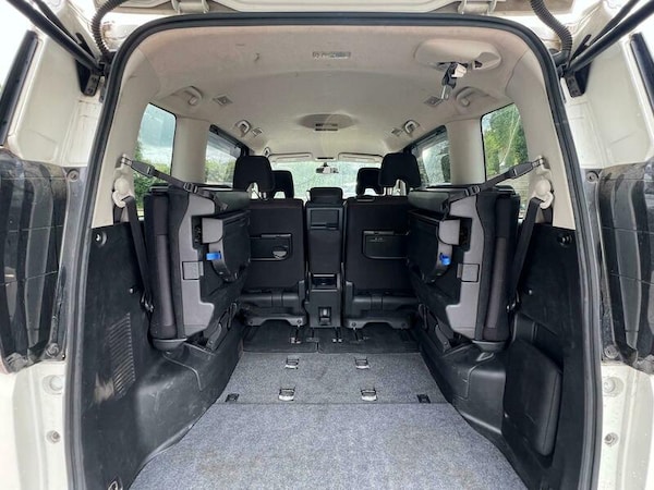 Used Nissan Serena 2018 for sale - 75171903: Photo 11