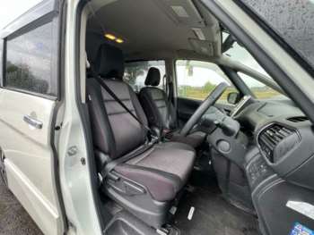 Used Nissan Serena  for sale - 75171903: Photo