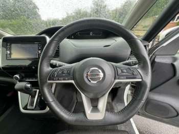 Used Nissan Serena  for sale - 75171903: Photo
