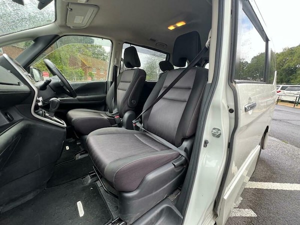 Used Nissan Serena 2018 for sale - 75171903: Photo 7