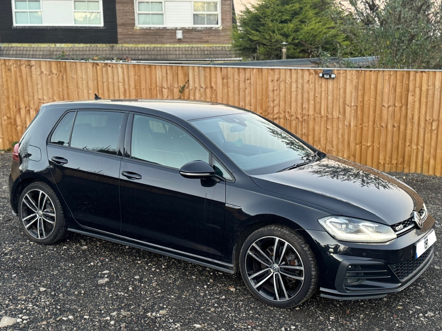 Used Volkswagen Golf 2019 for sale - 76606130: Photo 2