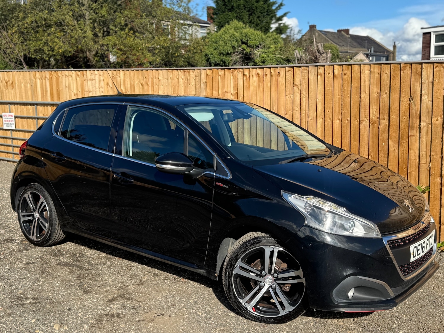 Used Peugeot 208 2016 for sale - 76046439: Photo 1
