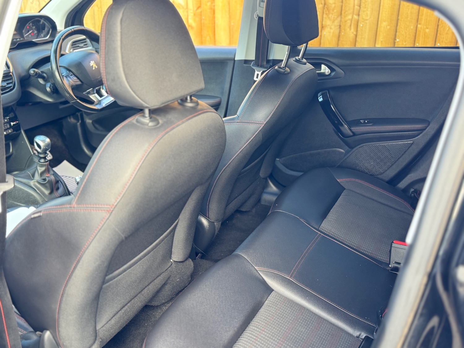 Used Peugeot 208 2016 for sale - 76046439: Photo 15