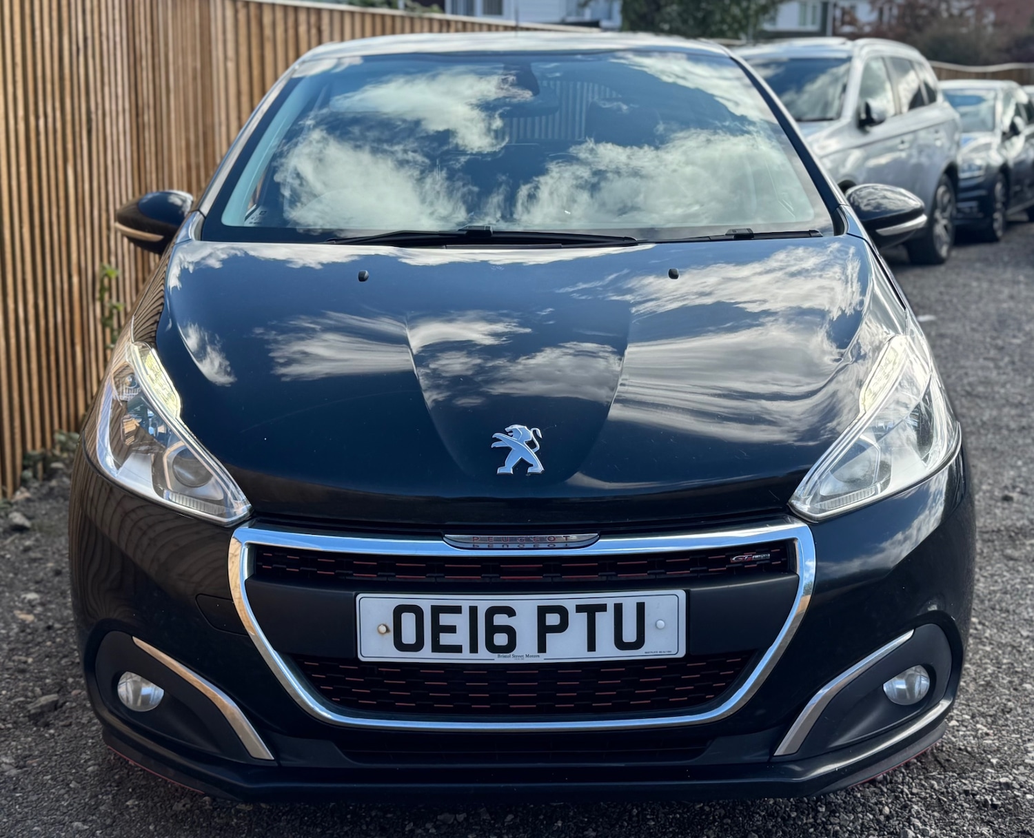 Used Peugeot 208 2016 for sale - 76046439: Photo 3