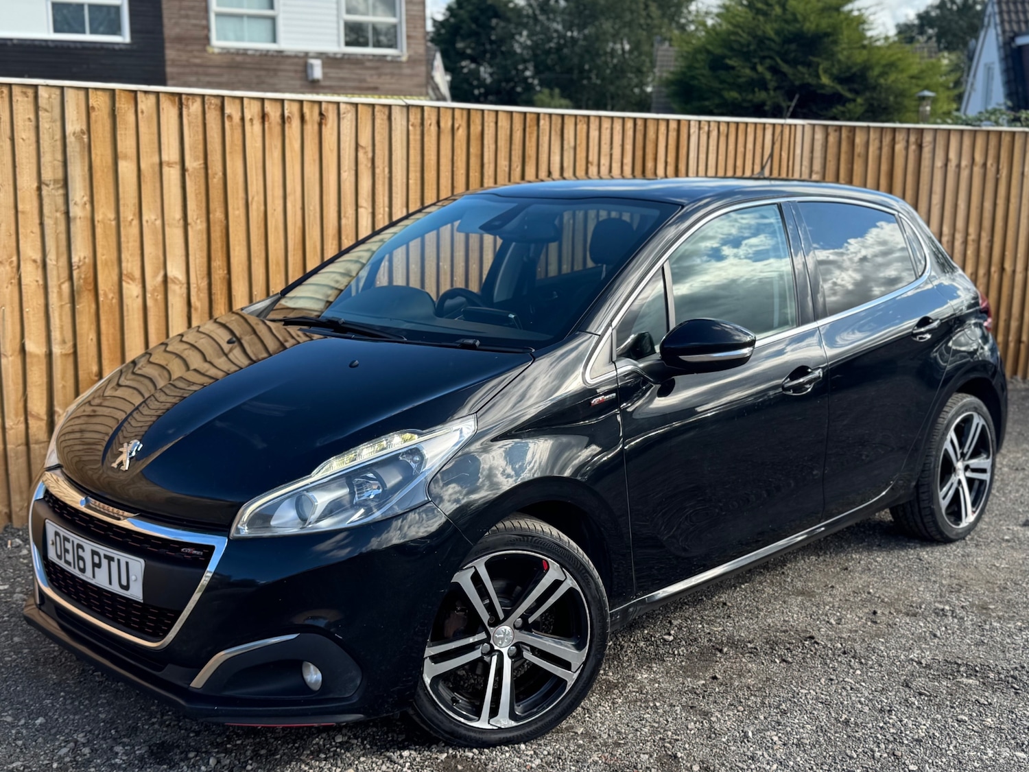Used Peugeot 208 2016 for sale - 76046439: Photo 4