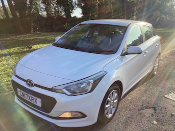Used Hyundai i20 2017 for sale - 77053665: Photo