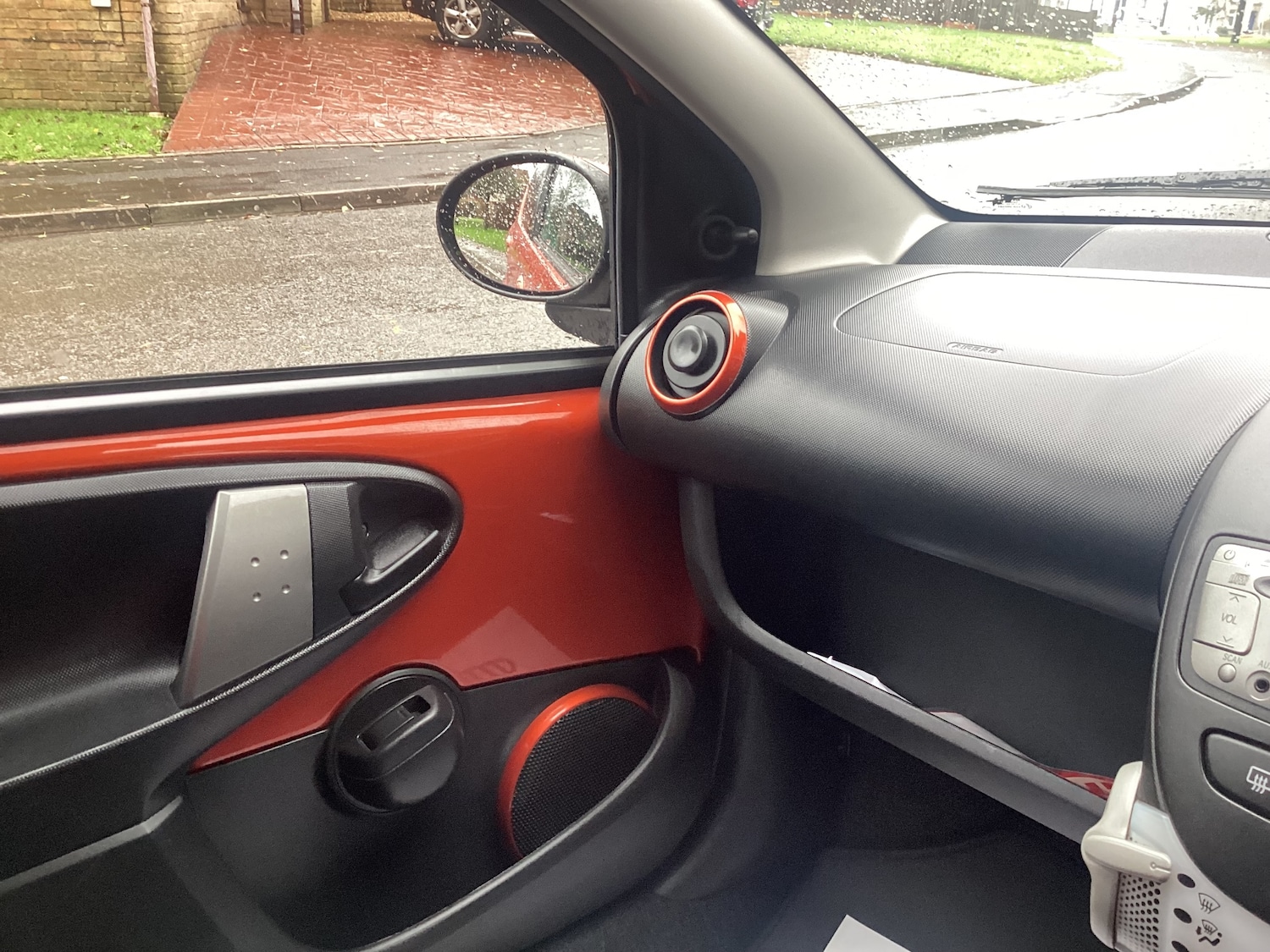 Used Toyota AYGO 2012 for sale - 76845637: Photo 13