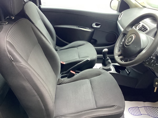 Used Renault Clio 2012 for sale - 76243108: Photo 6