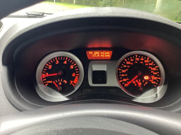 Used Renault Clio 2012 for sale - 76243108: Photo 9