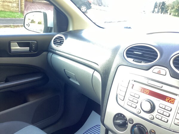 Used Ford Focus 2009 for sale - 76242919: Photo 16
