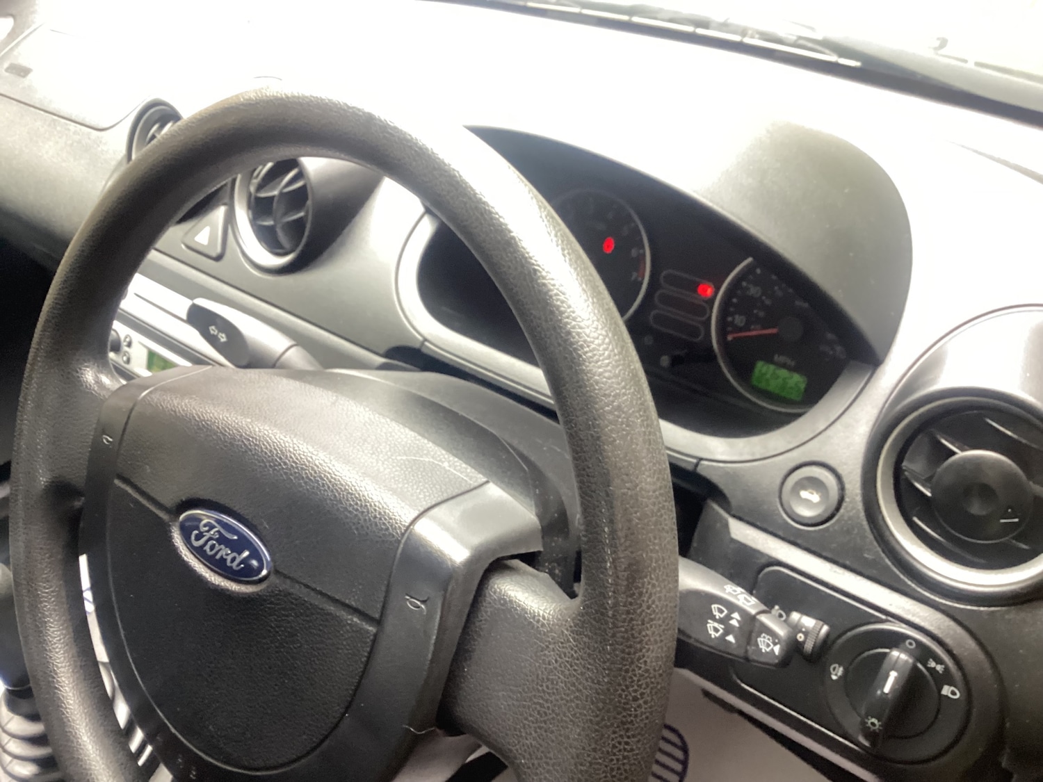Used Ford Fiesta 2004 for sale - 76309787: Photo 11