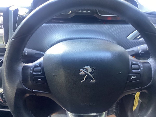 Used Peugeot 208 2015 for sale - 76078914: Photo 15