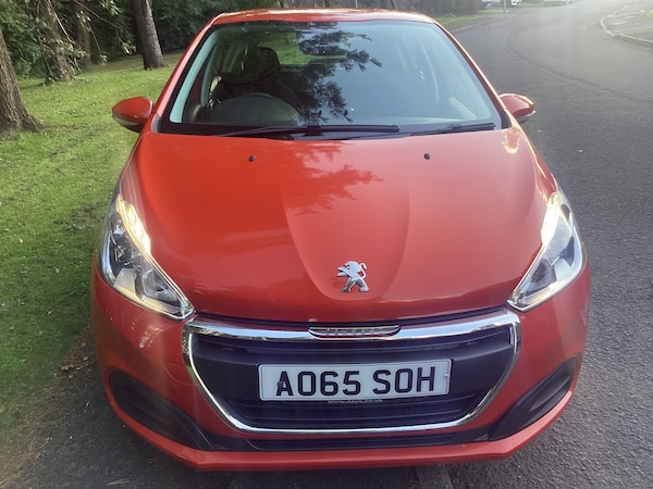 Used Peugeot 208 2015 for sale - 76078914: Photo 2