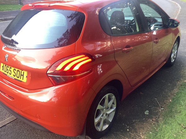 Used Peugeot 208 2015 for sale - 76078914: Photo 4