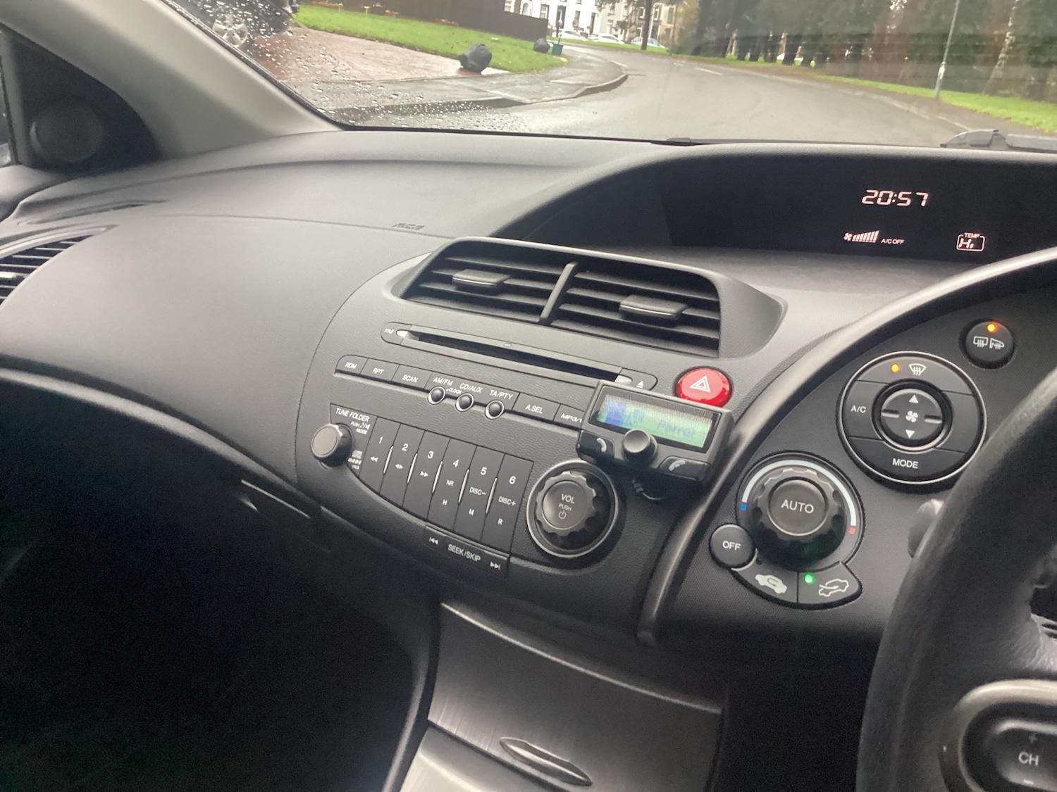 Used Honda Civic 2010 for sale - 76763546: Photo 14