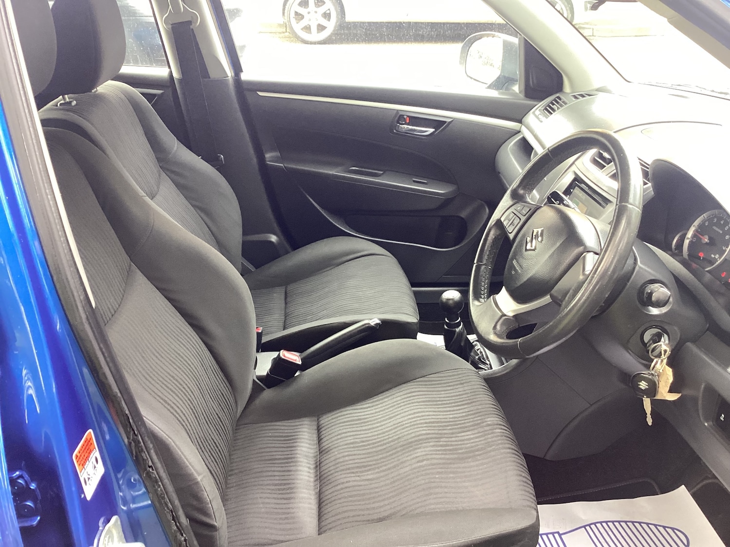 Used Suzuki Swift 2011 for sale - 77779356: Photo 9