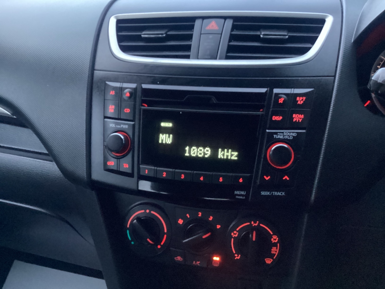 Used Suzuki Swift 2012 for sale - 77225457: Photo 14