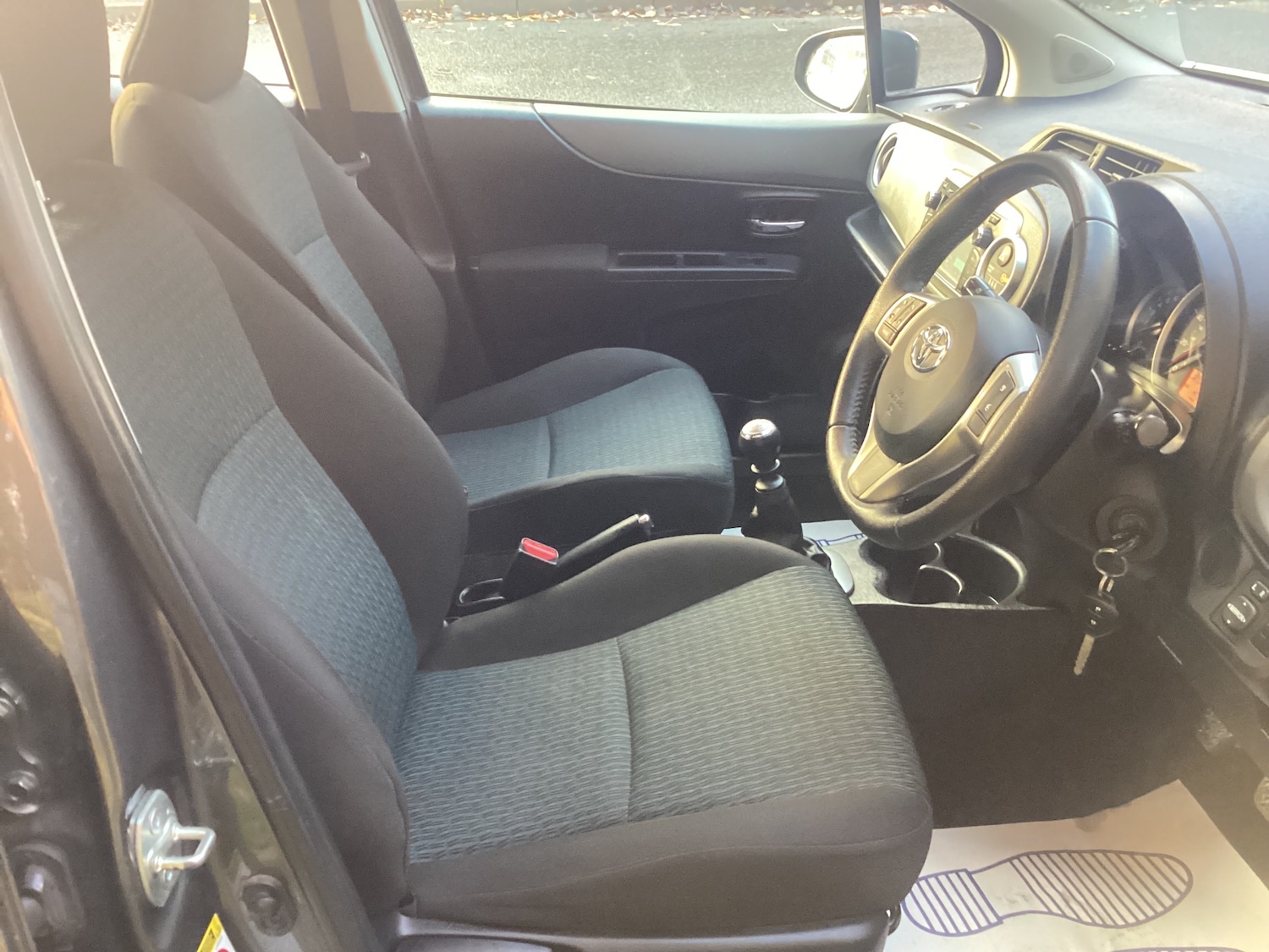 Used Toyota Yaris 2011 for sale - 76517553: Photo 10