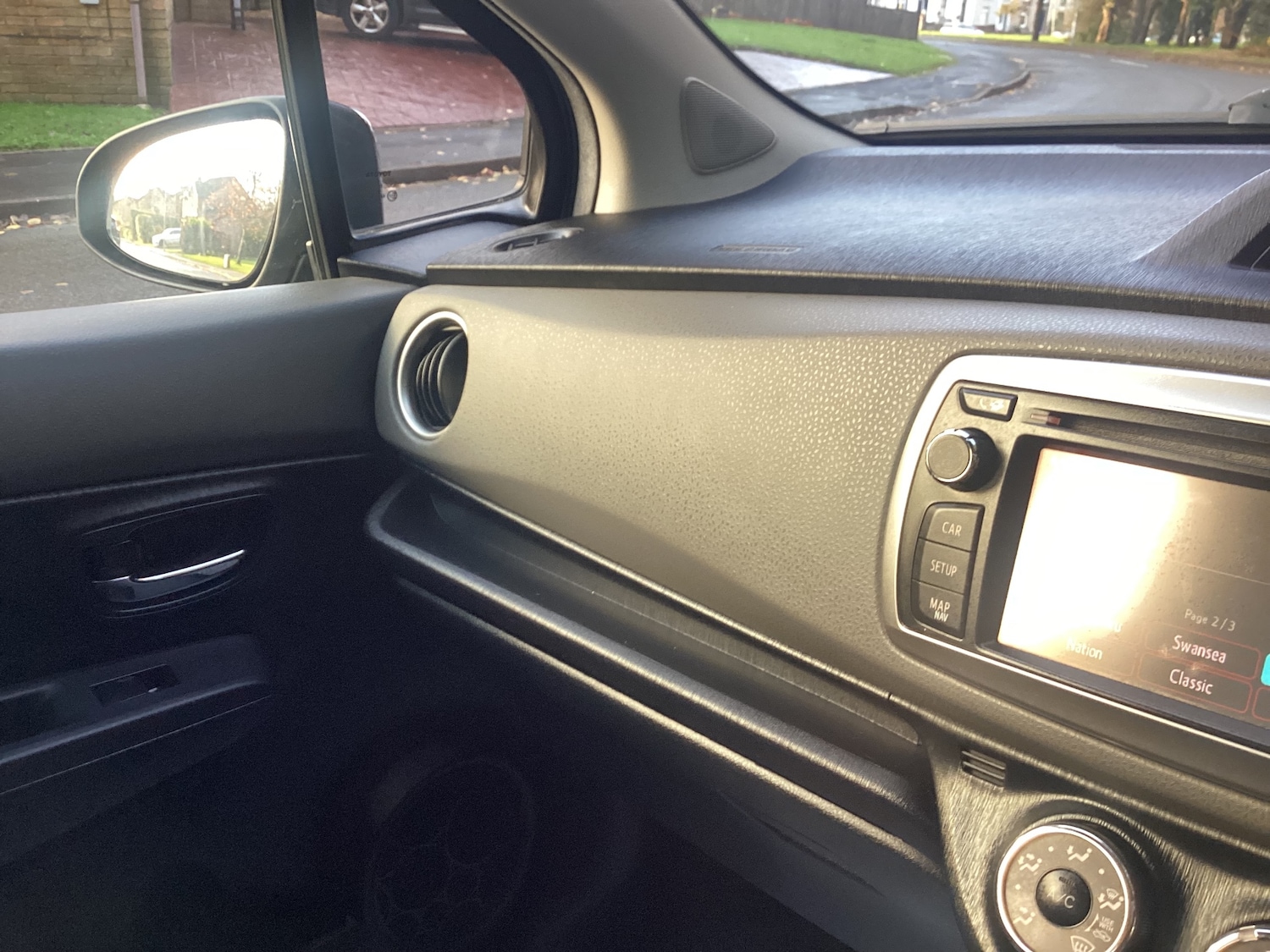 Used Toyota Yaris 2011 for sale - 76517553: Photo 14