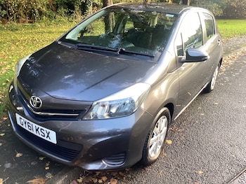 Used Toyota Yaris 2011 for sale - 76517553: Photo