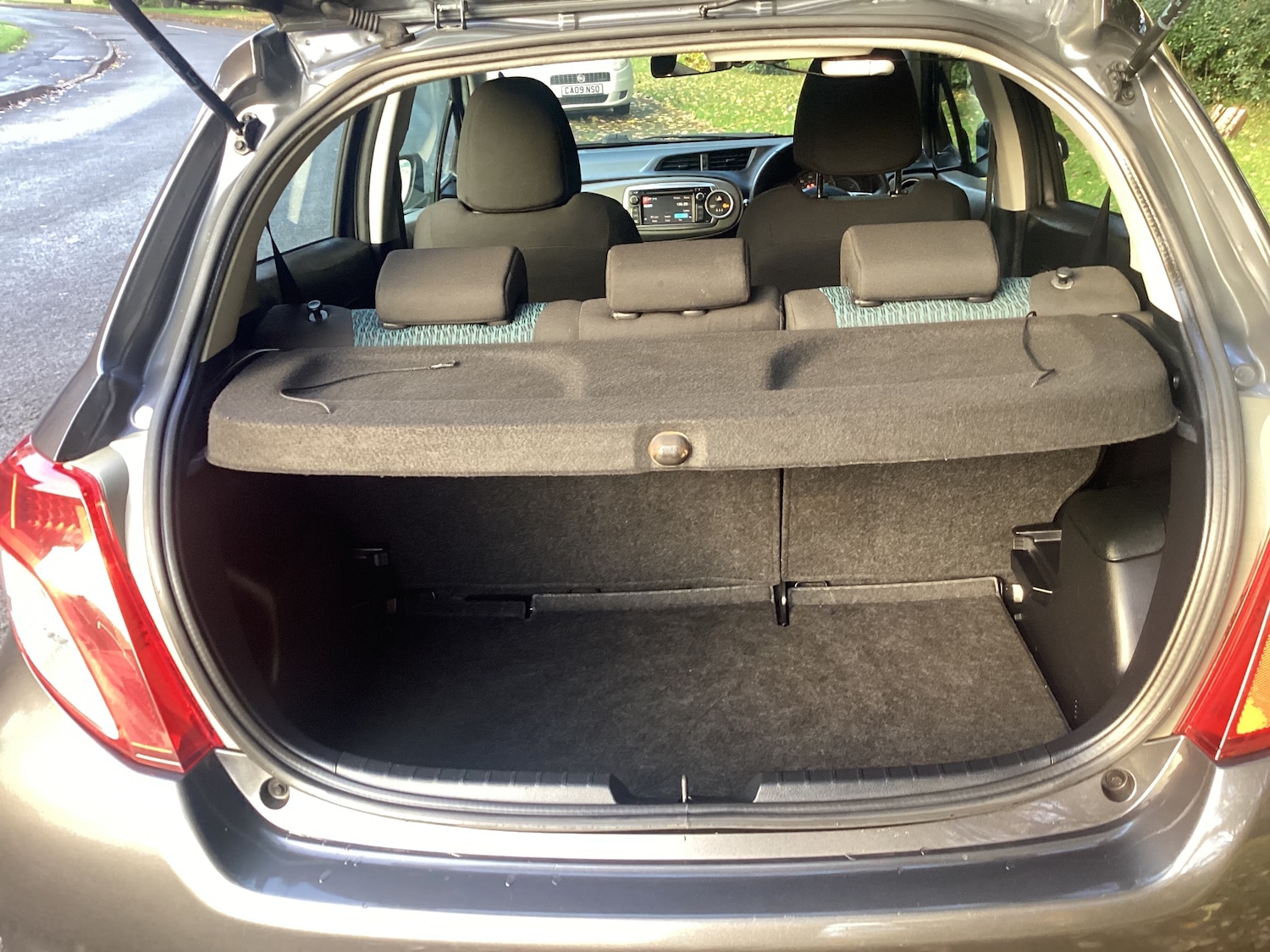 Used Toyota Yaris 2011 for sale - 76517553: Photo 6