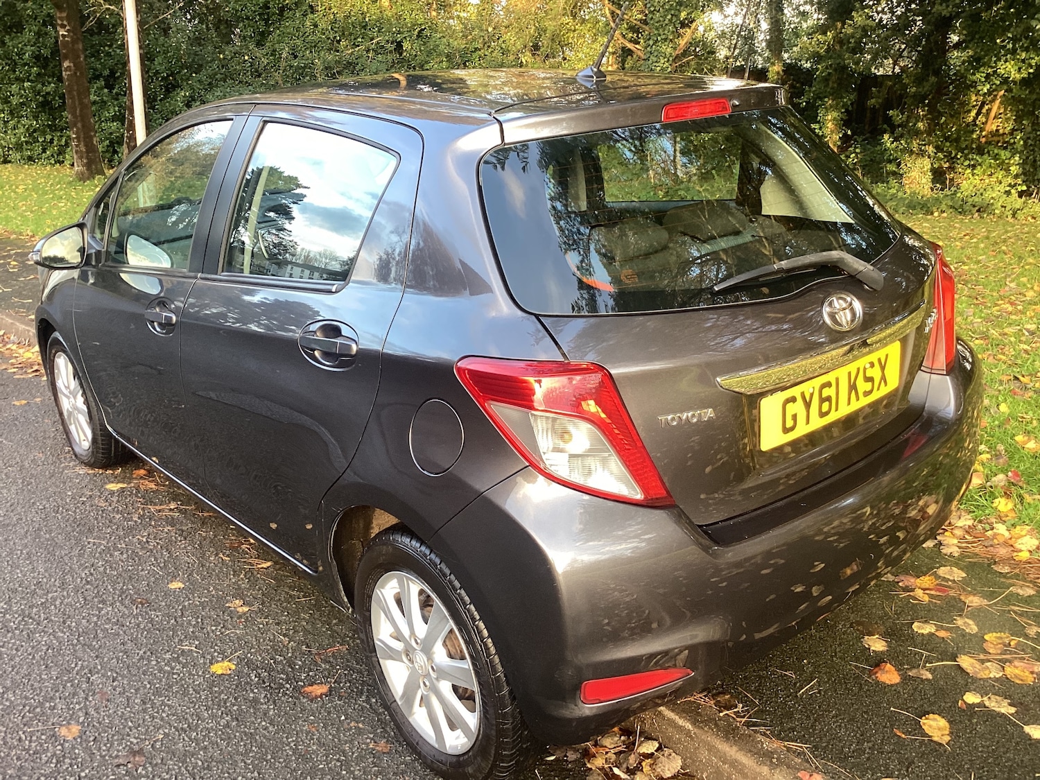 Used Toyota Yaris 2011 for sale - 76517553: Photo 8