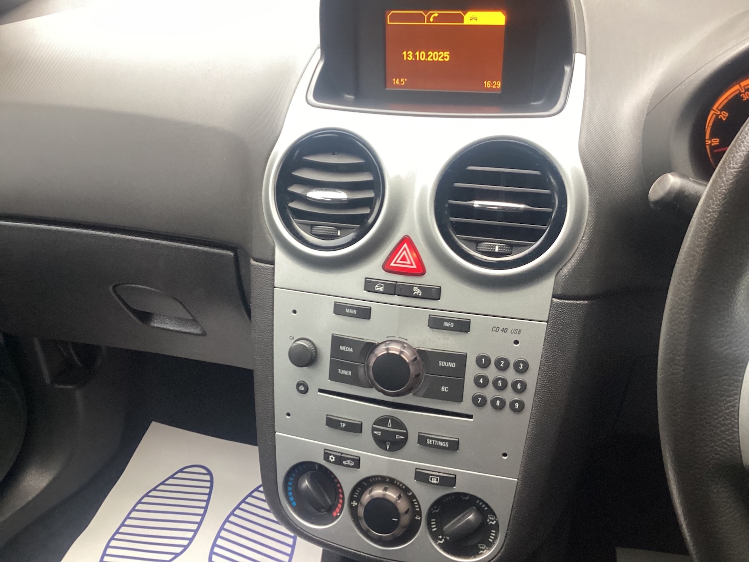 Used Vauxhall Corsa 2013 for sale - 76264278: Photo 12