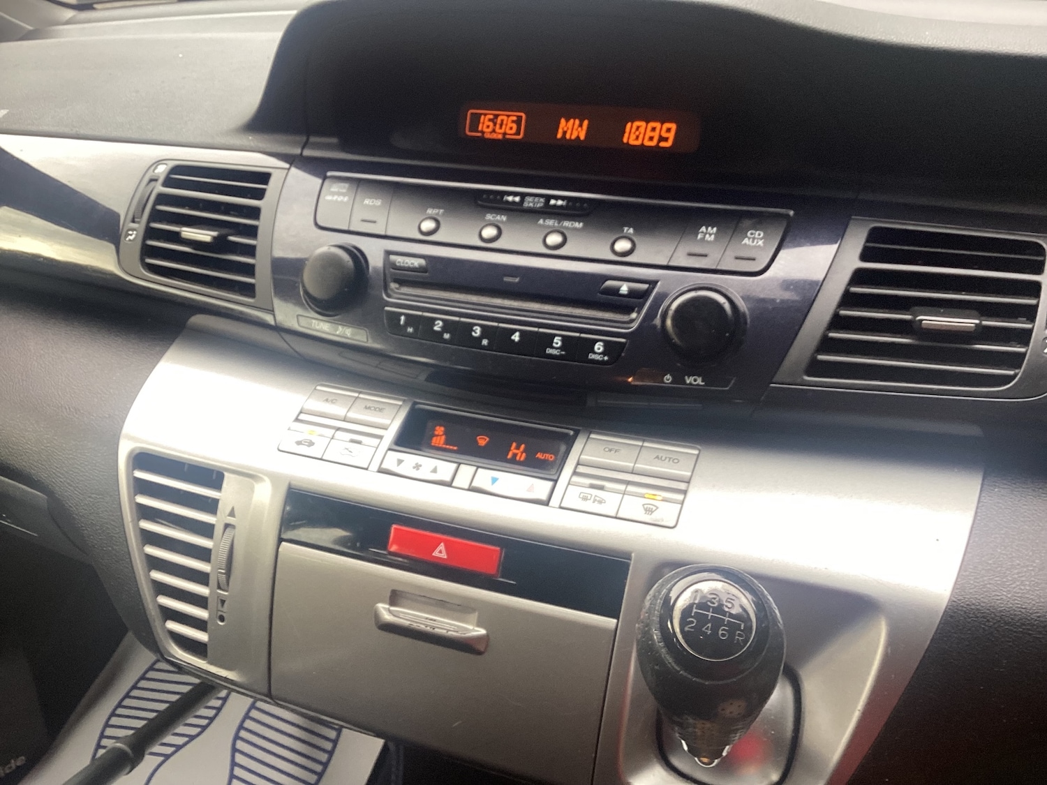 Used Honda FR-V 2008 for sale - 76107610: Photo 11