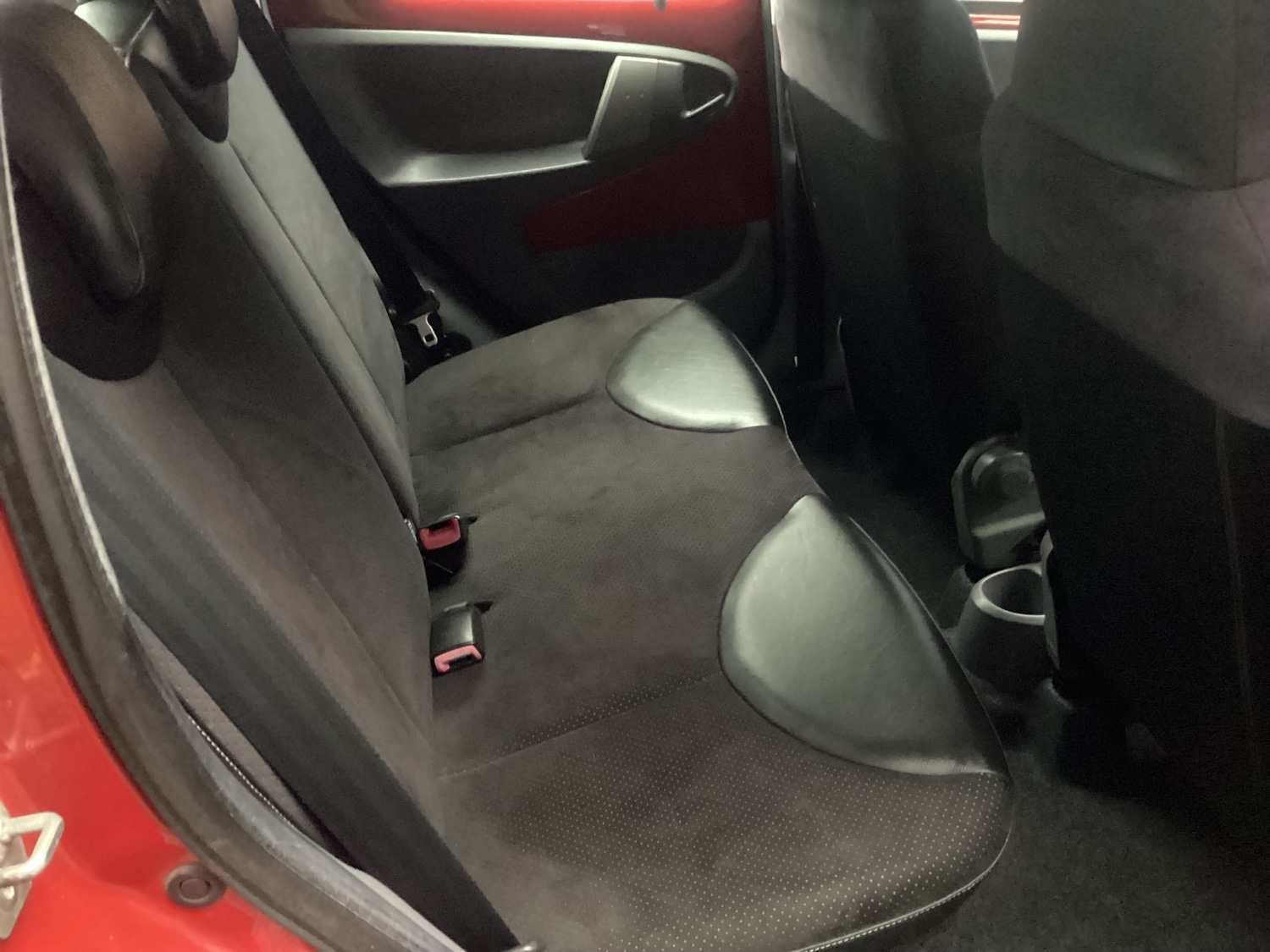 Used Toyota AYGO 2011 for sale - 76557543: Photo 8