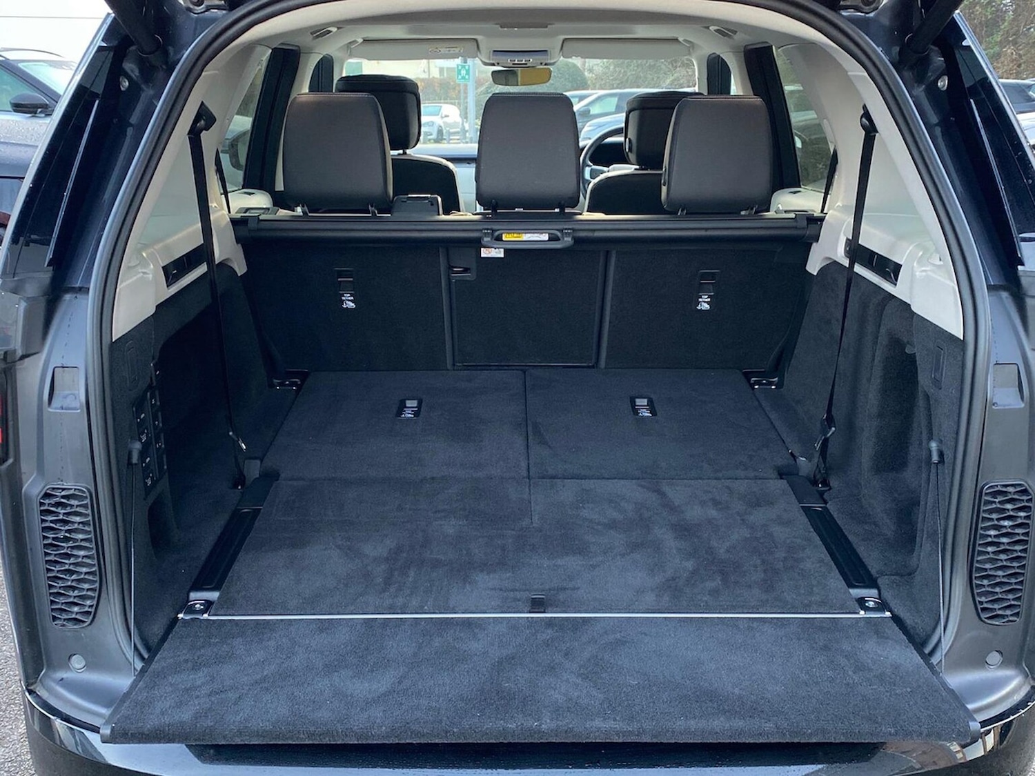 Used Land Rover Discovery 2025 for sale - 77077319: Photo 12