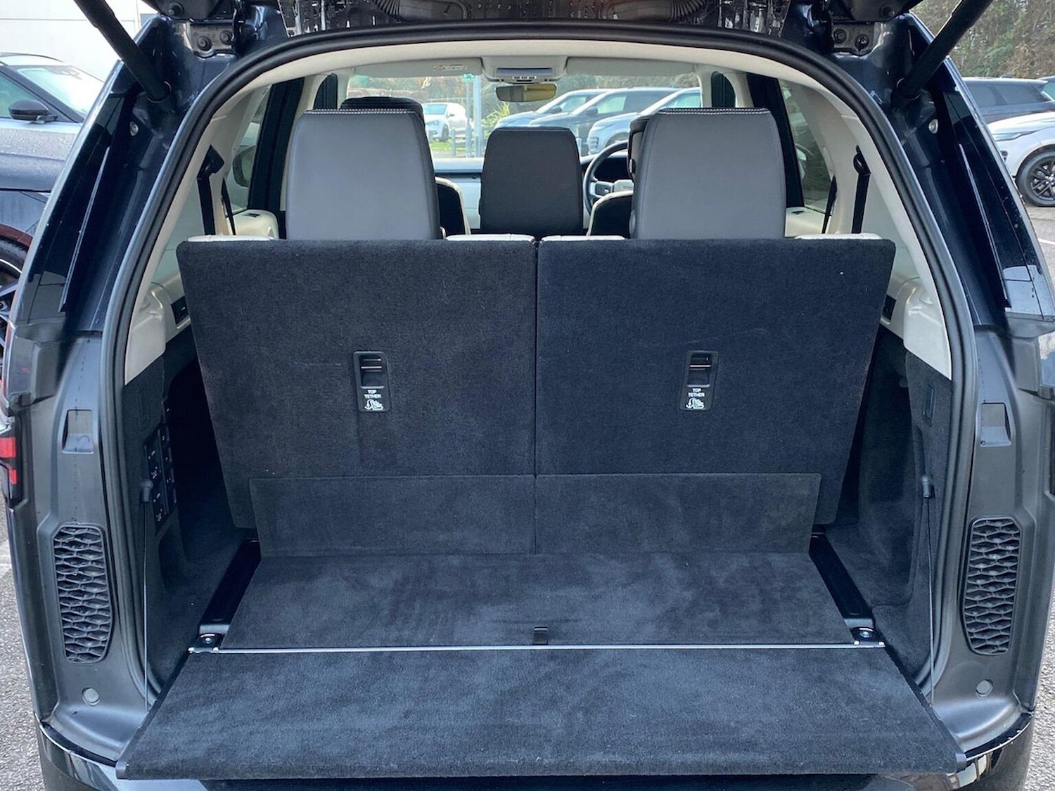 Used Land Rover Discovery 2025 for sale - 77077319: Photo 32