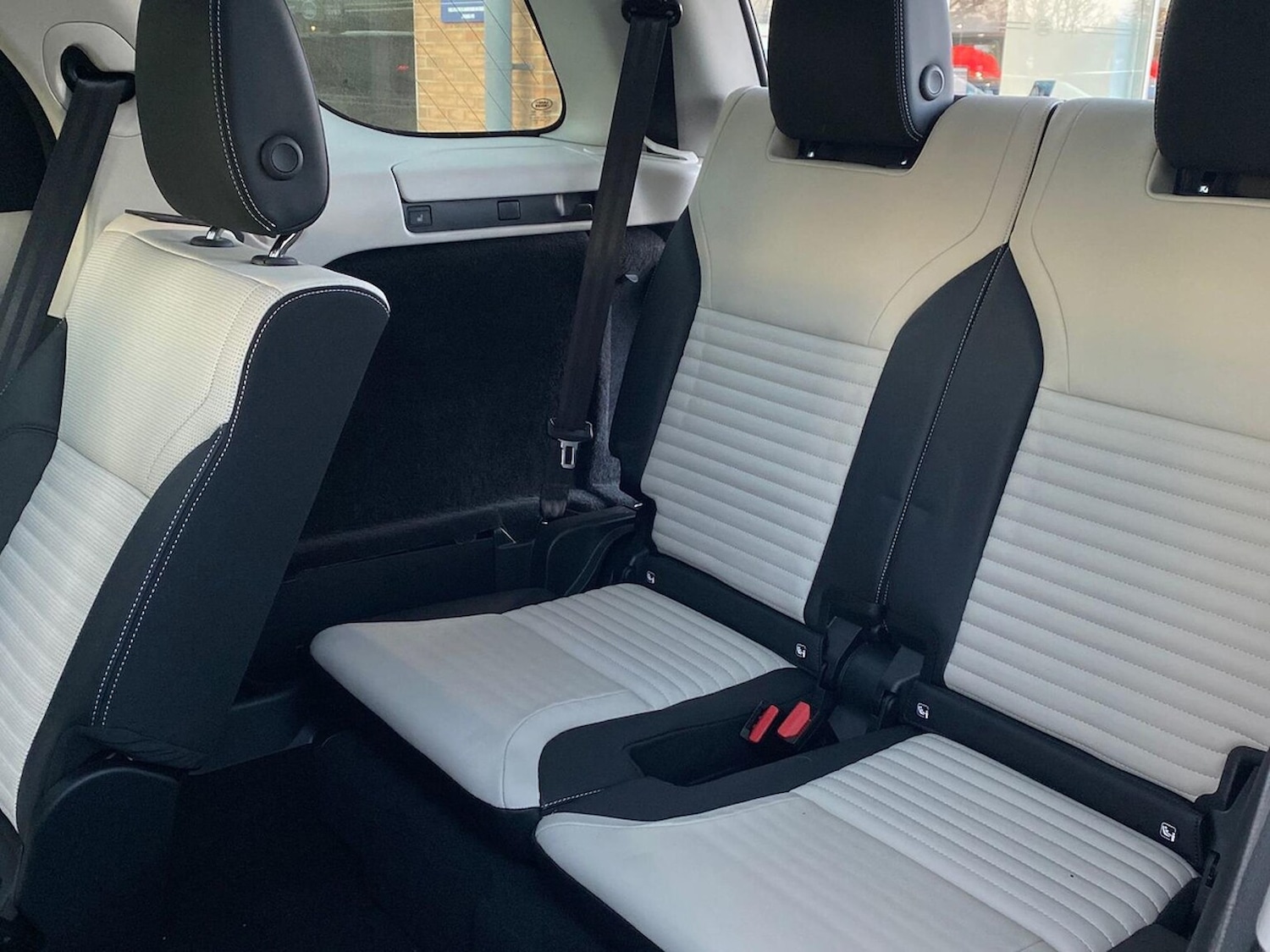 Used Land Rover Discovery 2025 for sale - 77077319: Photo 33