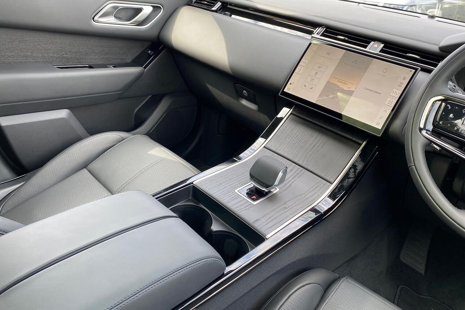 Used Land Rover Range Rover Velar 2025 for sale - 77487952: Photo 13