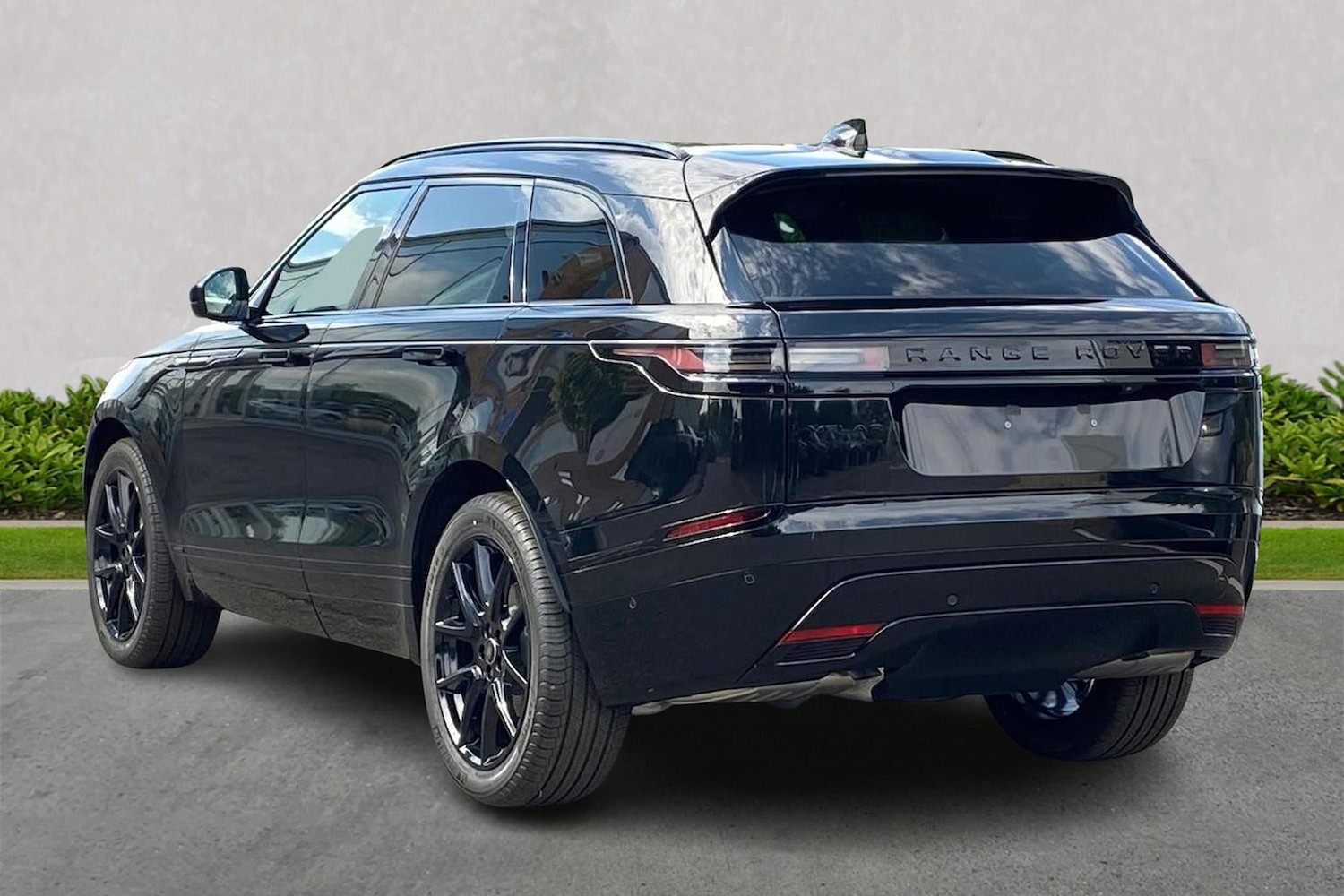 Used Land Rover Range Rover Velar 2025 for sale - 77487952: Photo 2