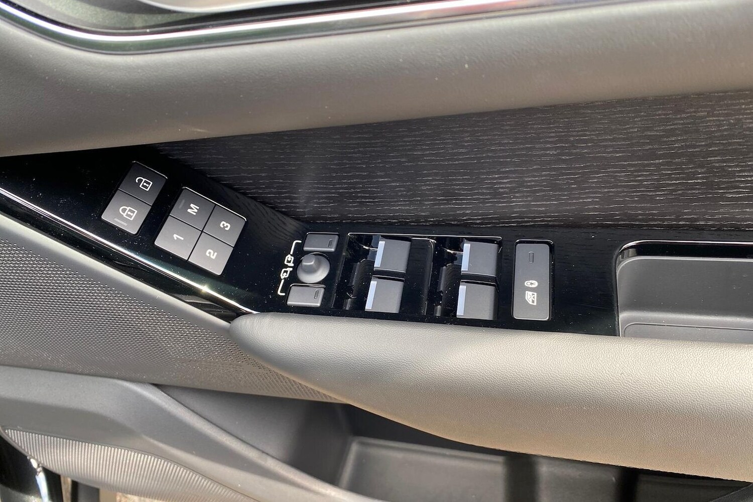 Used Land Rover Range Rover Velar 2025 for sale - 77487952: Photo 21