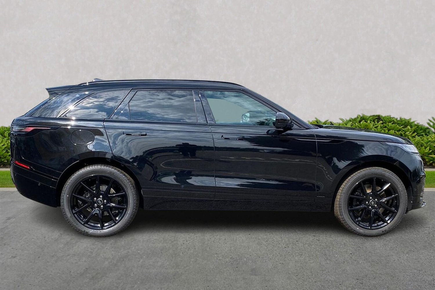 Used Land Rover Range Rover Velar 2025 for sale - 77487952: Photo 3