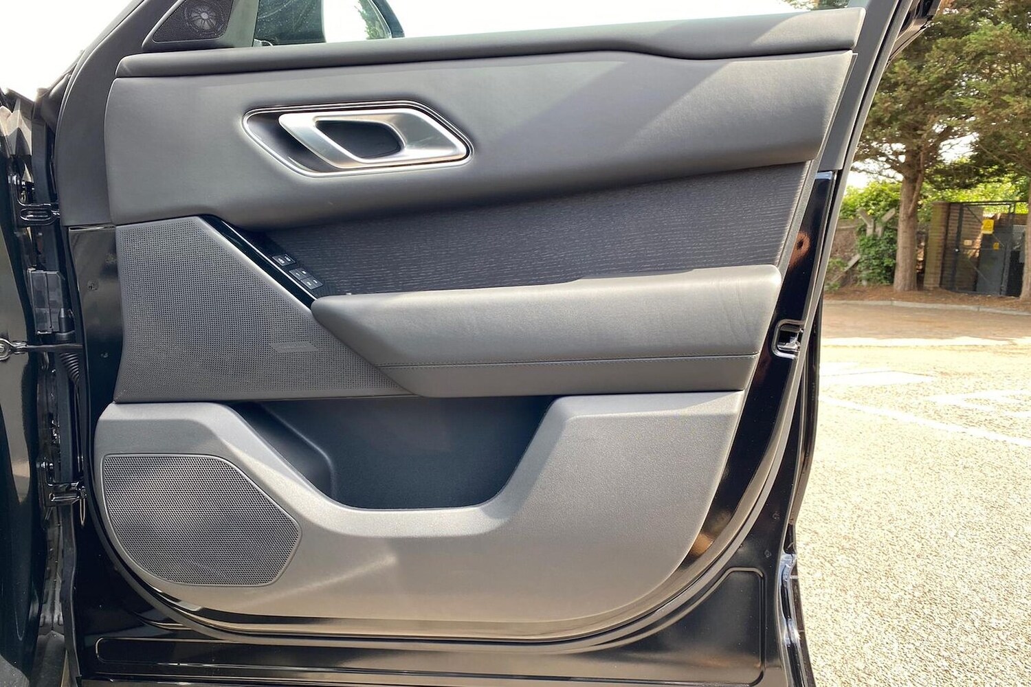 Used Land Rover Range Rover Velar 2025 for sale - 77487952: Photo 31