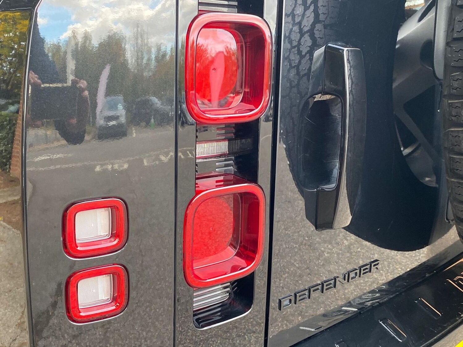 Used Land Rover Defender 2023 for sale - 76347045: Photo 19