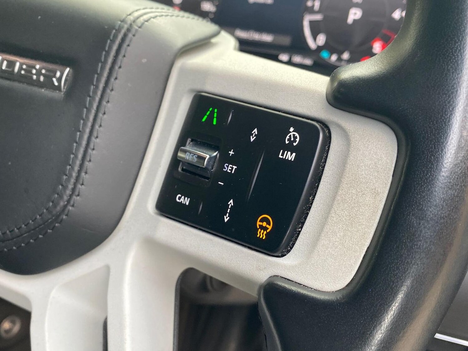 Used Land Rover Defender 2023 for sale - 76347045: Photo 27