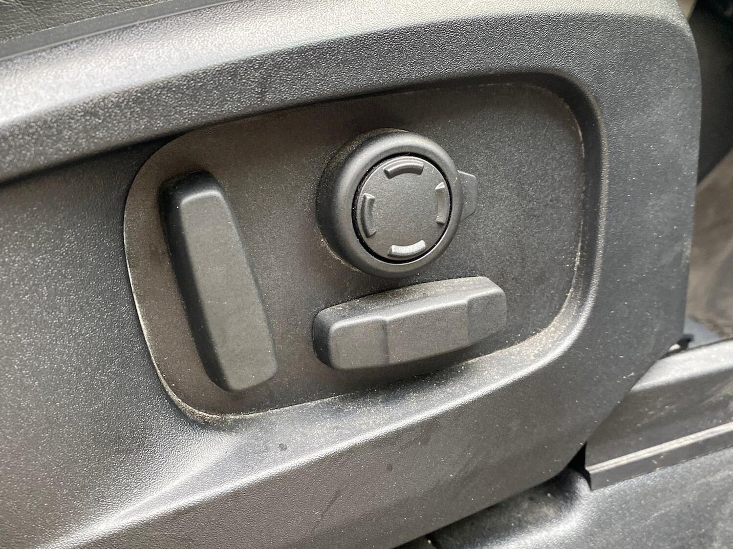 Used Land Rover Defender 2023 for sale - 76347045: Photo 28