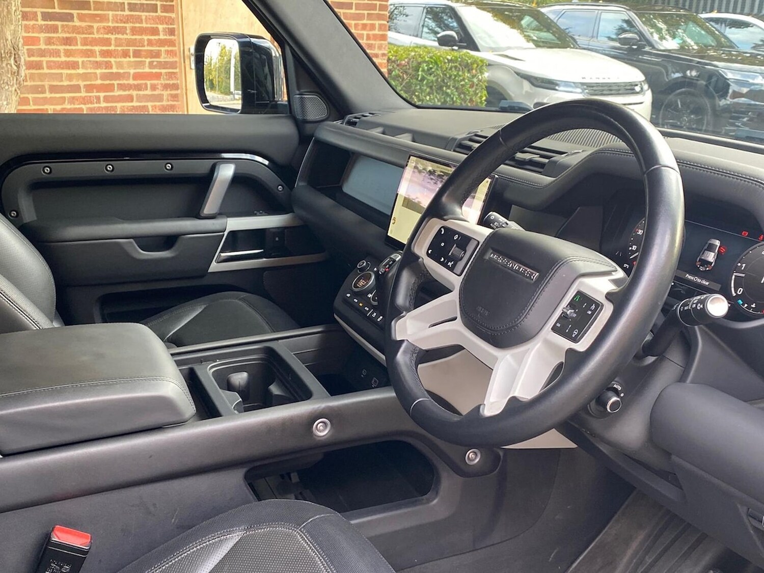 Used Land Rover Defender 2023 for sale - 76347045: Photo 29