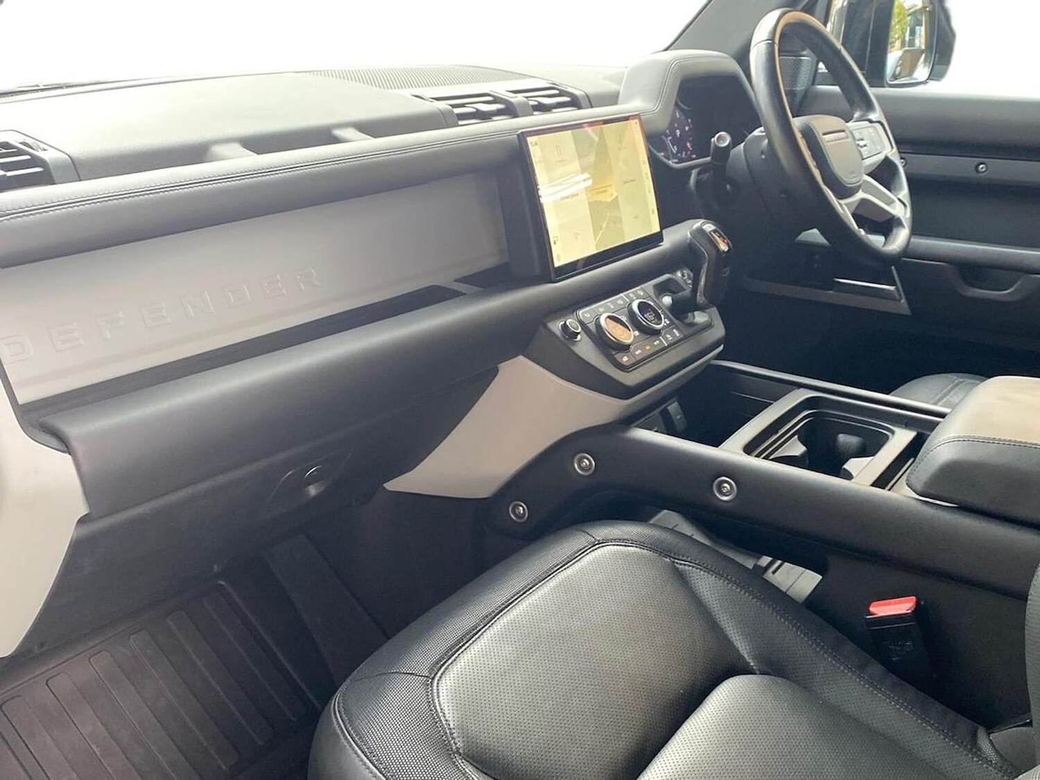 Used Land Rover Defender 2023 for sale - 76347045: Photo 3