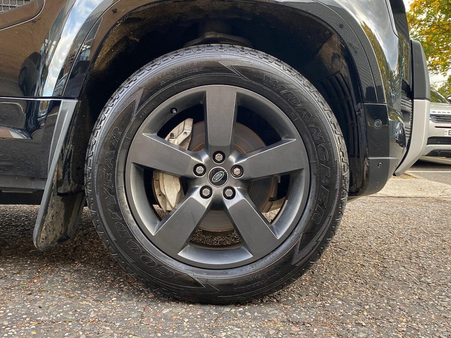 Used Land Rover Defender 2023 for sale - 76347045: Photo 8