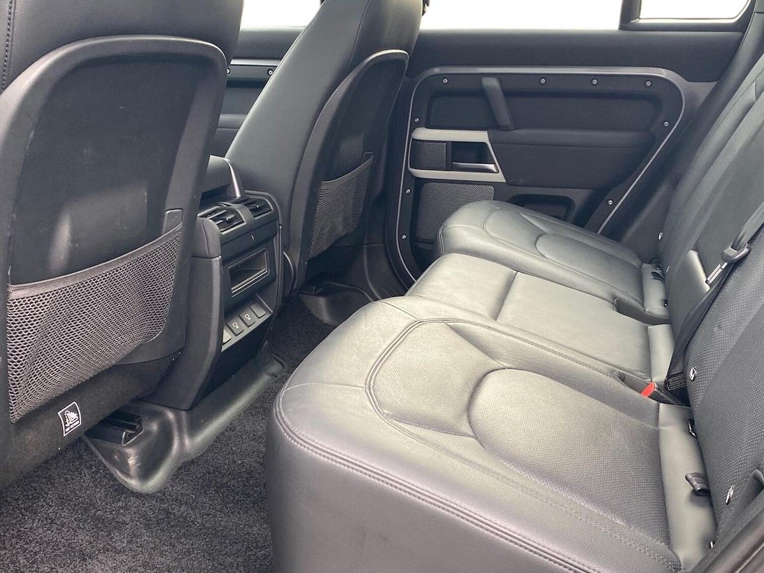 Used Land Rover Defender 2022 for sale - 76149432: Photo 4