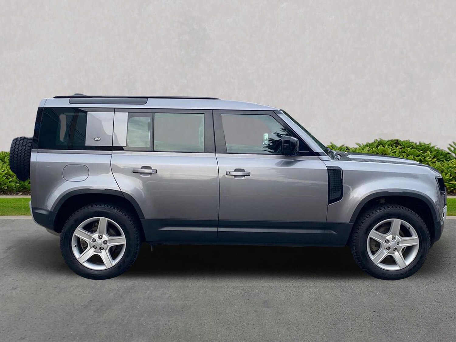 Used Land Rover Defender 2022 for sale - 76149432: Photo 5