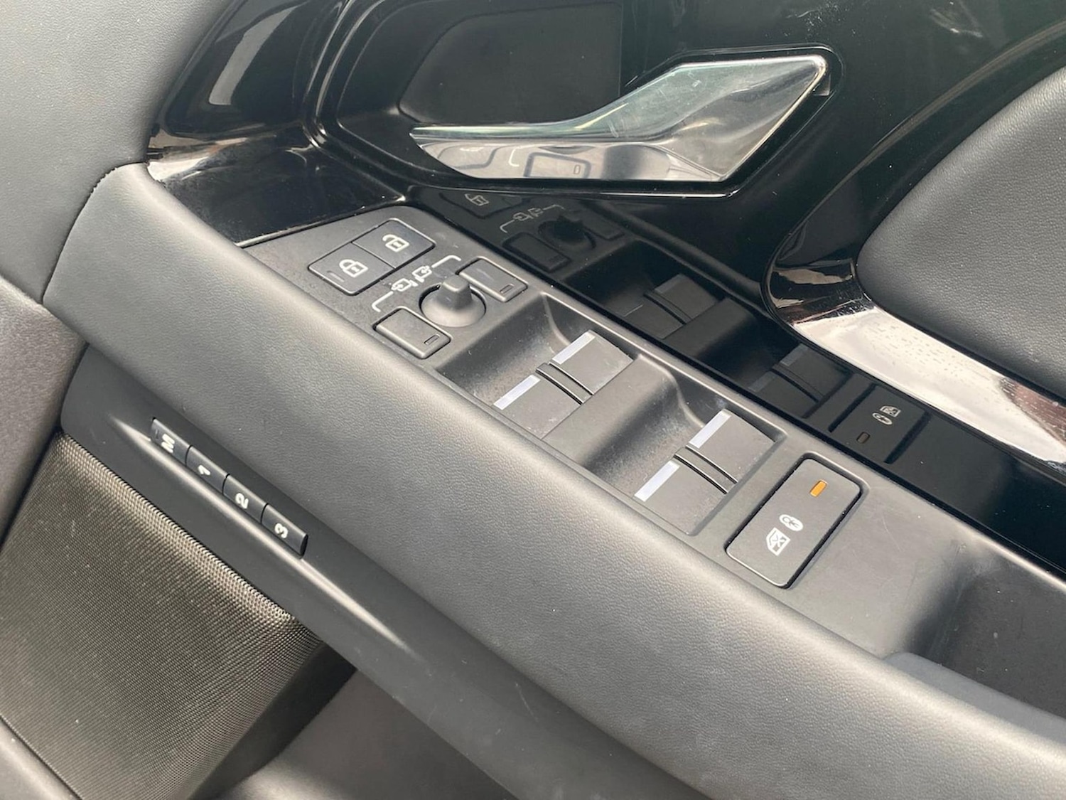 Used Land Rover Range Rover Evoque 2025 for sale - 76040672: Photo 25