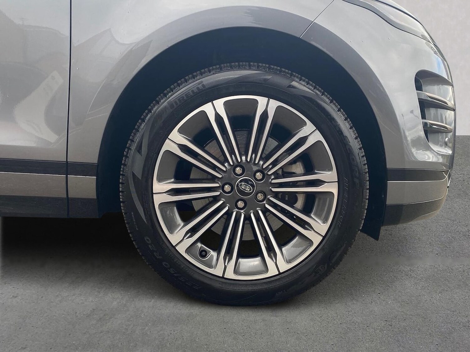 Used Land Rover Range Rover Evoque 2025 for sale - 76040672: Photo 8